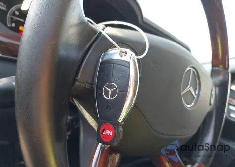 2007 Mercedes-Benz S 550 z USA, uszkodzony, nr VIN WDDNG71X77A129272